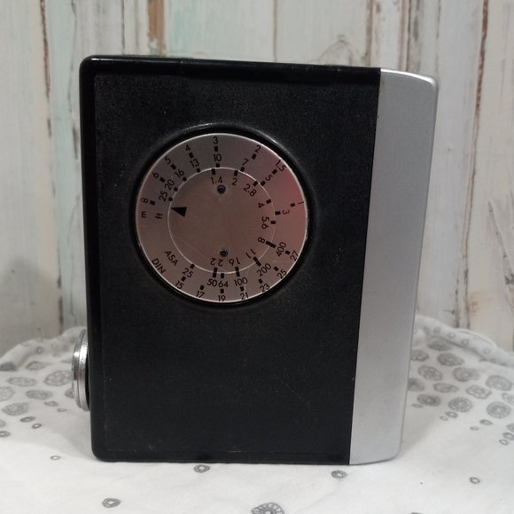 Kako 828 Electronic Flash w/ Built-in Cord - Picture 2 of 11